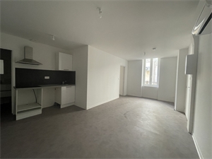 appartement à la location -   11100  NARBONNE, surface 40 m2 location appartement - APR674522